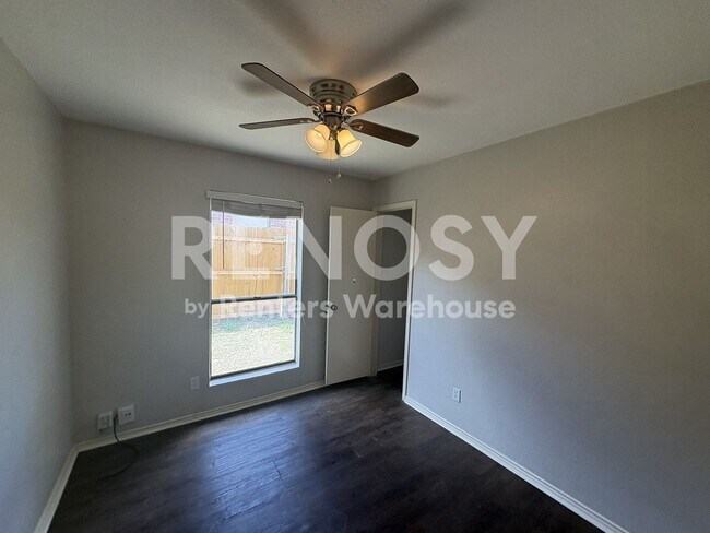 Building Photo - 10258 Maverick Dr
