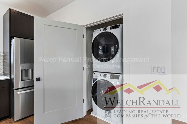 Building Photo - 507 E Alice Wy