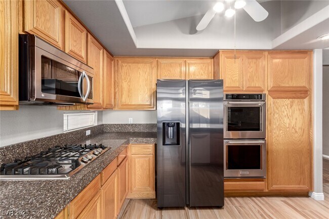 Building Photo - 9424 Cloudcroft Ave