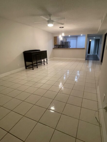 Building Photo - 1724 SW 131st Pl Cir S