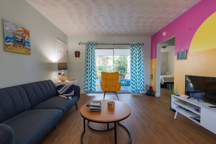 Building Photo - 141 California Ave