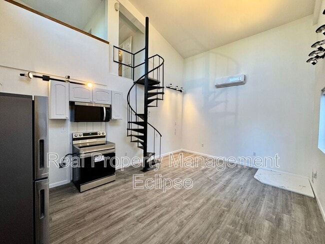 Building Photo - 21606 3rd Ave SE