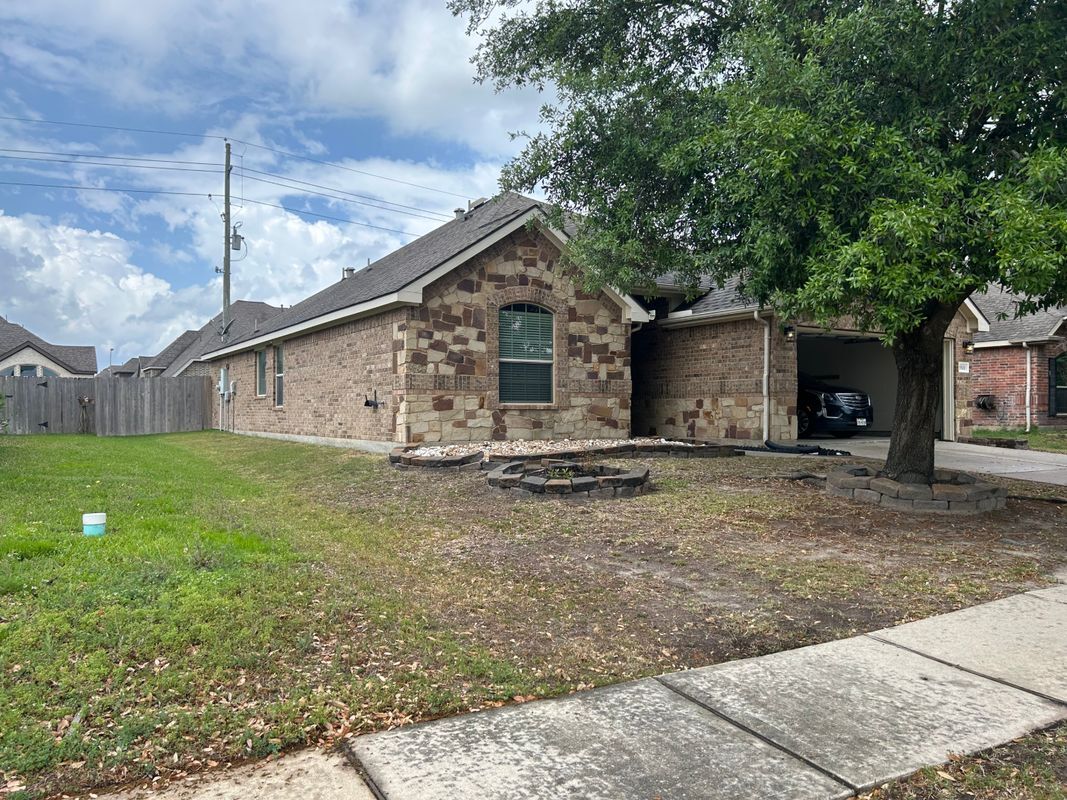 Building Photo - 25111 Country Gate Dr