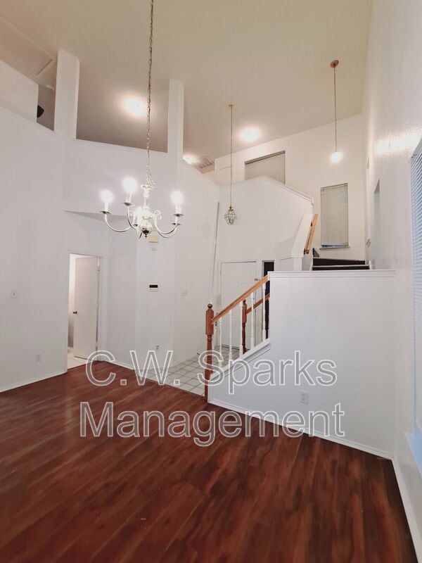 Building Photo - 4617 Sandera Ln