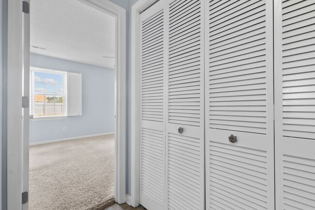 Building Photo - 3 Bedroom 2 Bathroom Home