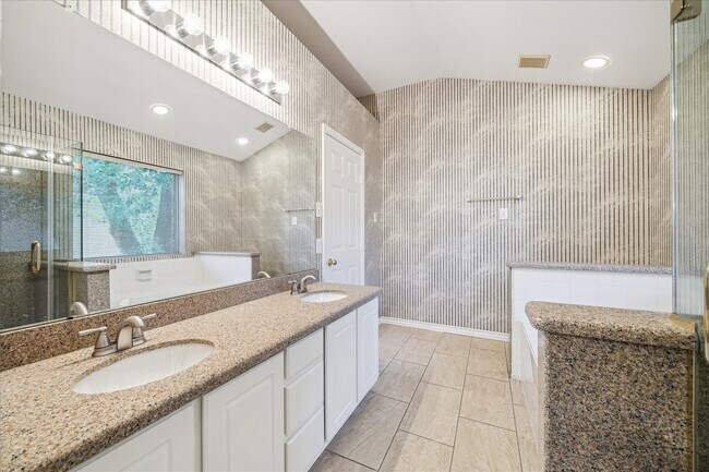 Building Photo - 9126 Bearcove Cir