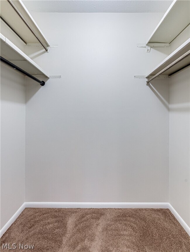 Building Photo - 2550 Chamberlain Rd