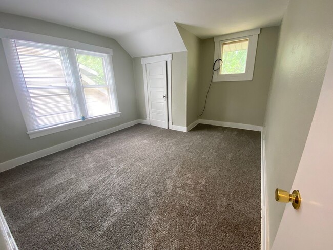 Building Photo - 2 Bedroom 1 Bath home