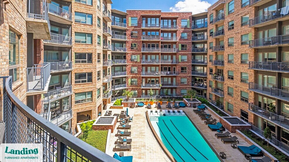 Building Photo - 825 Usener St