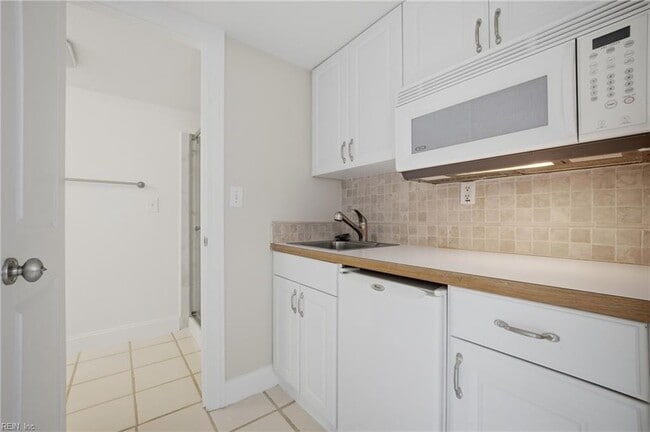 Building Photo - 508 Virginia Dare Dr