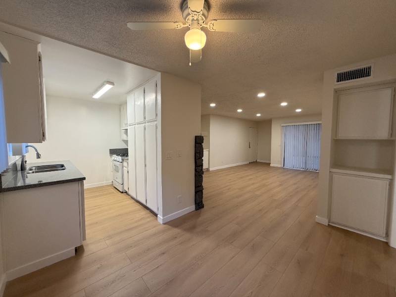 Building Photo - 13347 Victory Blvd