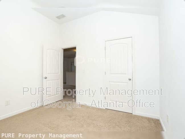 Building Photo - 840 Pine Arbor Ln
