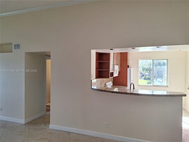 Building Photo - 704 NW 92nd Ave