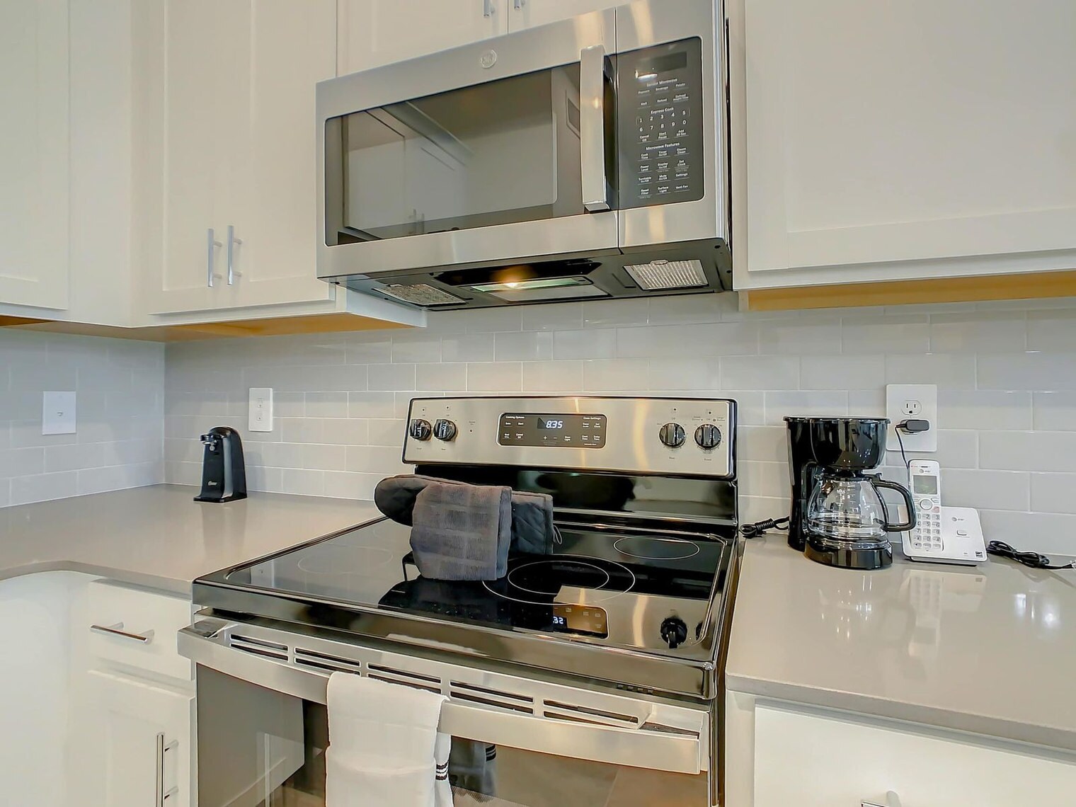 Building Photo - 8861 Cabot Cliffs Dr