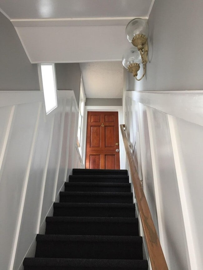 Building Photo - TFT2235-2
