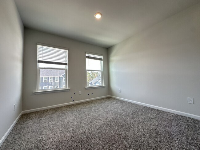 Building Photo - 2801 Farmhouse Dr