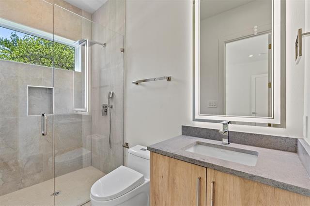 Building Photo - 3820 Beechwood Ln