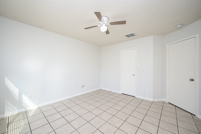 Building Photo - 3635 Garrison Run Dr