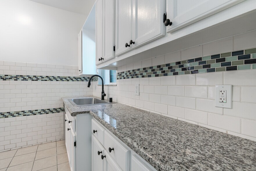 Building Photo - 268 4/6 S Coronado St