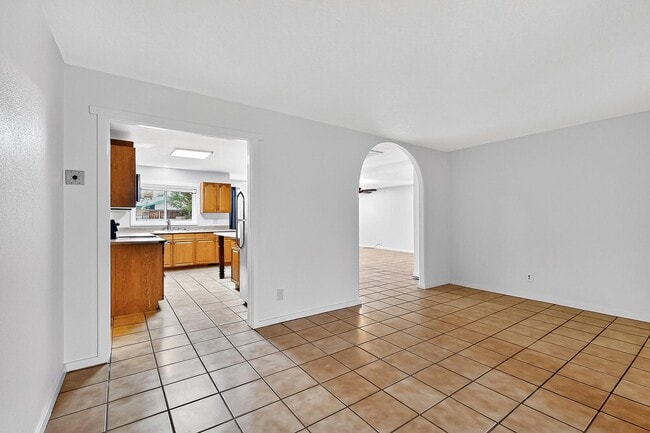 Building Photo - 4109 Comanche Rd NE