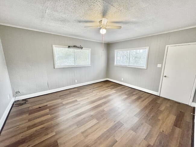 Building Photo - 3338 Coleman Ave