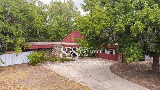 Building Photo - Talk About Unique! Must See 4 Bed/2 Bath S...