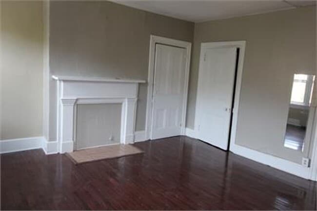 Primary Photo - Beautiful Townhome on Quiet Street in the ...