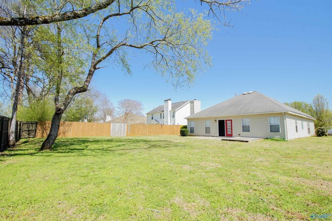 Building Photo - 145 Brass Oak Dr