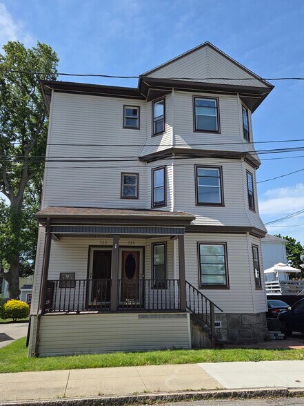 Building Photo - 725 Prospect St