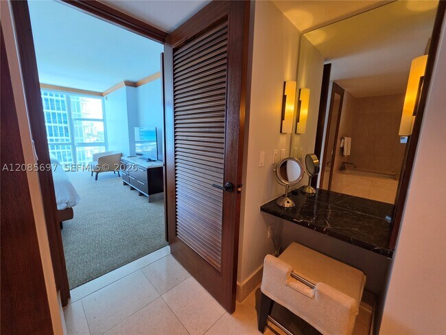 Building Photo - 6801 Collins Ave