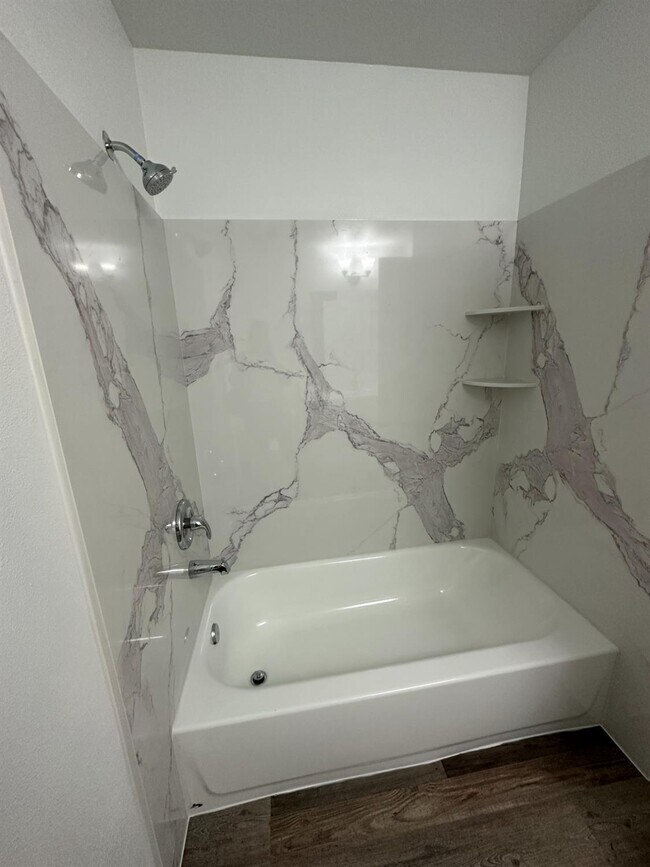 Building Photo - 1069 Cherry Ln