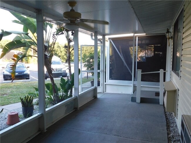 Building Photo - 543 7th Pl