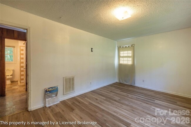 Building Photo - 234 Poplin St