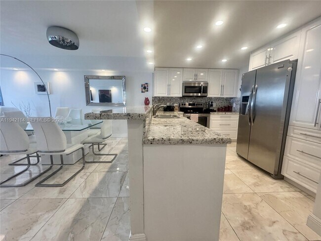 Building Photo - 3800 S Ocean Dr