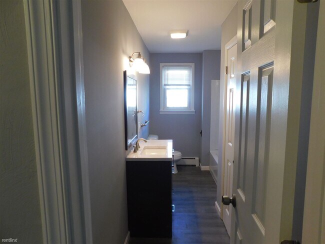 Building Photo - 2 br, 1 bath Duplex - 4240 Taylor Rd Apt B