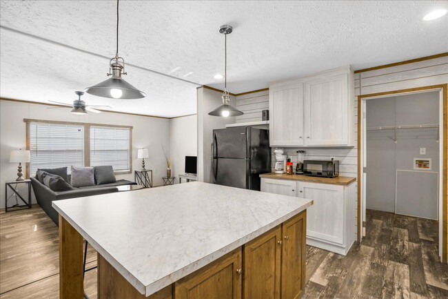 Building Photo - 122 Rambo Dr