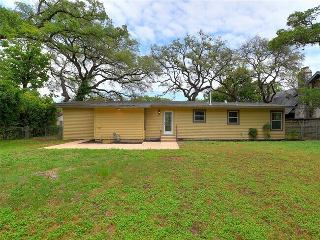 Building Photo - 11800 Tedford St