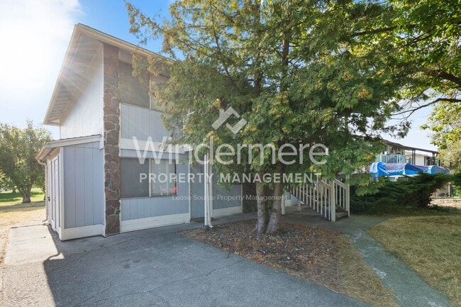 Building Photo - 3005 S Whipple Rd