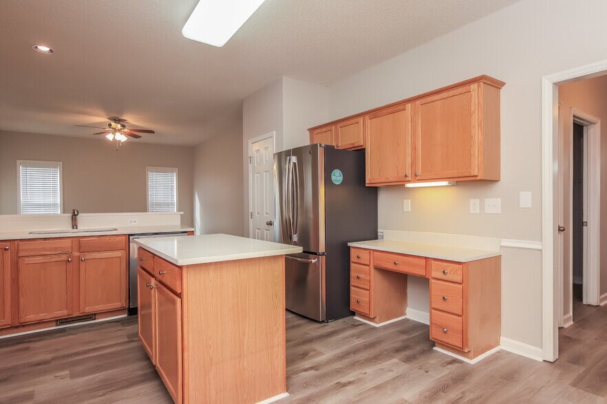 Building Photo - 5828 Waterford Landing Ct