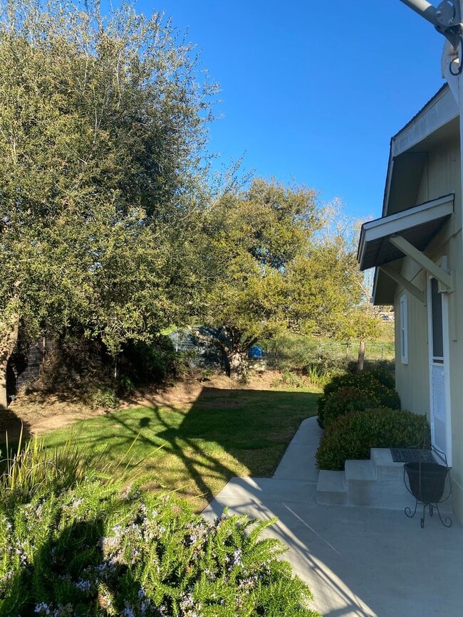 Building Photo - 270 Phelan Ranch Way