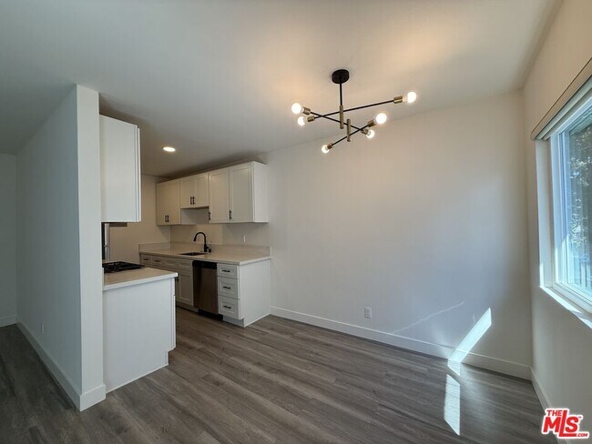 Building Photo - 3707 S Canfield Ave