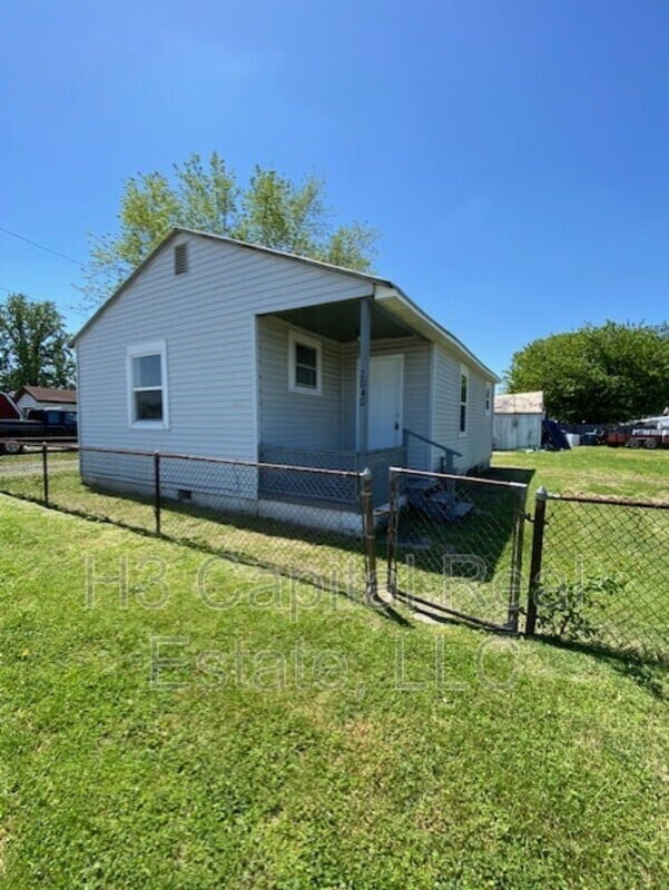 Primary Photo - 2040 5th St