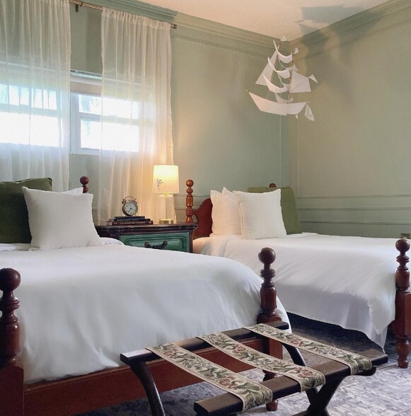 Building Photo - 405 North Blvd W