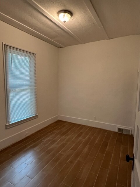 Building Photo - 142 Gallup St