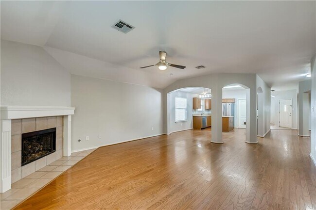 Building Photo - 1504 Julianas Way
