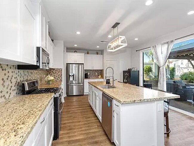 Building Photo - Beautiful, Partially Furnished Oceanside Home