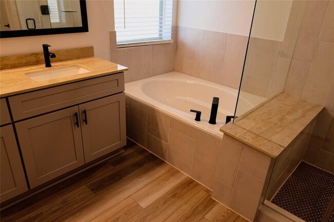 Building Photo - 14534 Clementine Hall Dr
