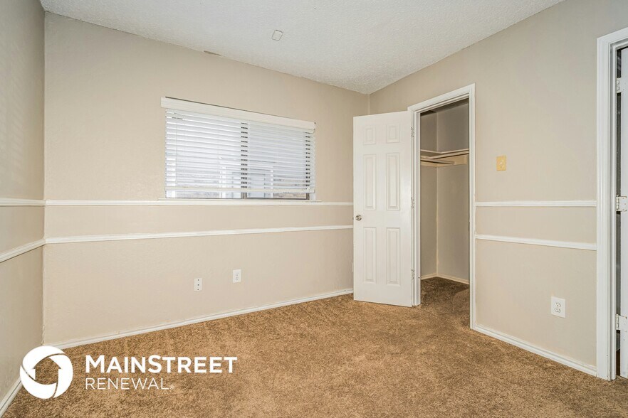 Building Photo - 513 Quail Hollow Dr