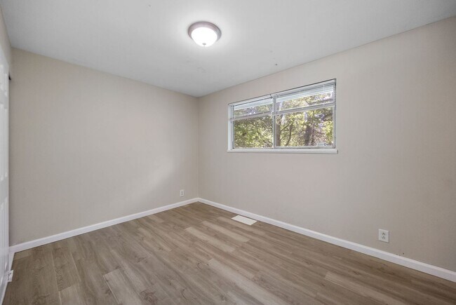 Building Photo - 3 bd /1 ba