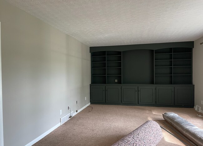 Building Photo - 3 Bedroom | 3 Bath House in Elizabethtown - FOR RENT